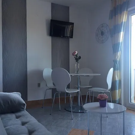 Holiday Okrug Donji 5244 بيت للعطل *
