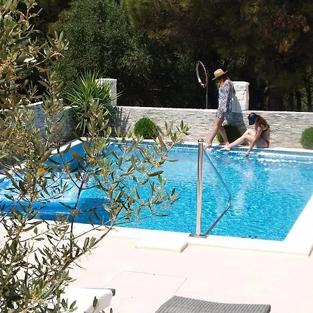 Holiday Okrug Donji 5244 أوكغوك غورنيي
