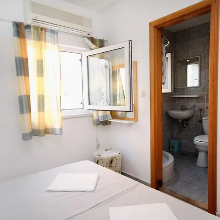 Holiday Okrug Donji 5244 بيت للعطل *