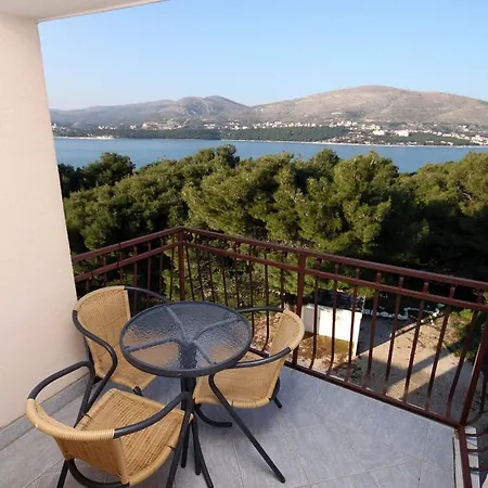 Holiday Okrug Donji 5244 بيت للعطل *